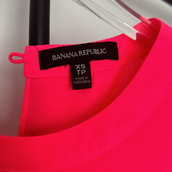 Beautiful bright color top - Picture 2 of 4